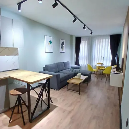 Danaya סטרה זגורה